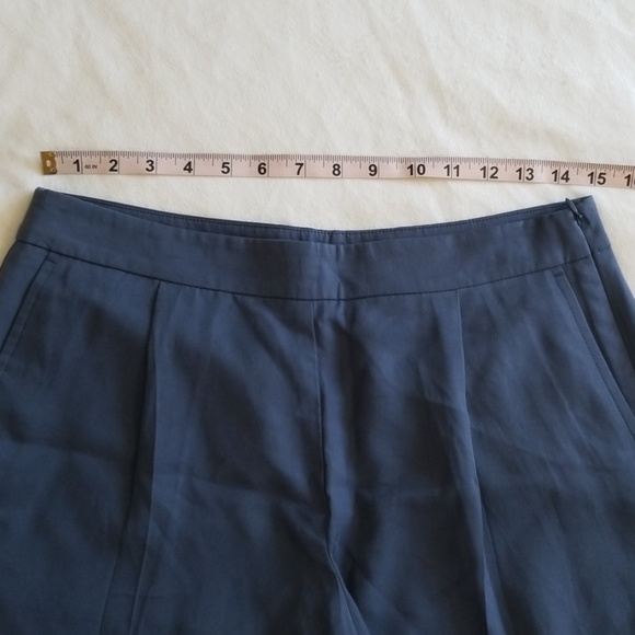 Loft pleated soft shorts - Picture 2 of 7